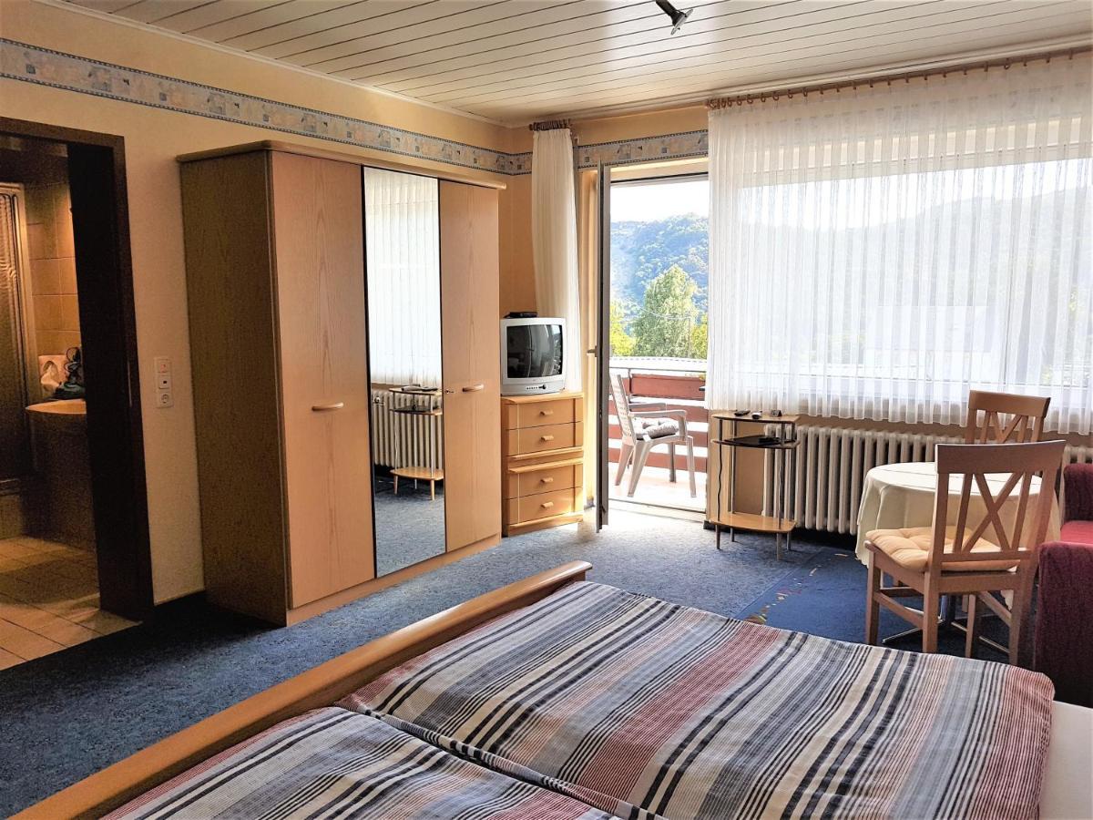 Ferienweinhaus Roemer-Knodt Kröv エクステリア 写真
